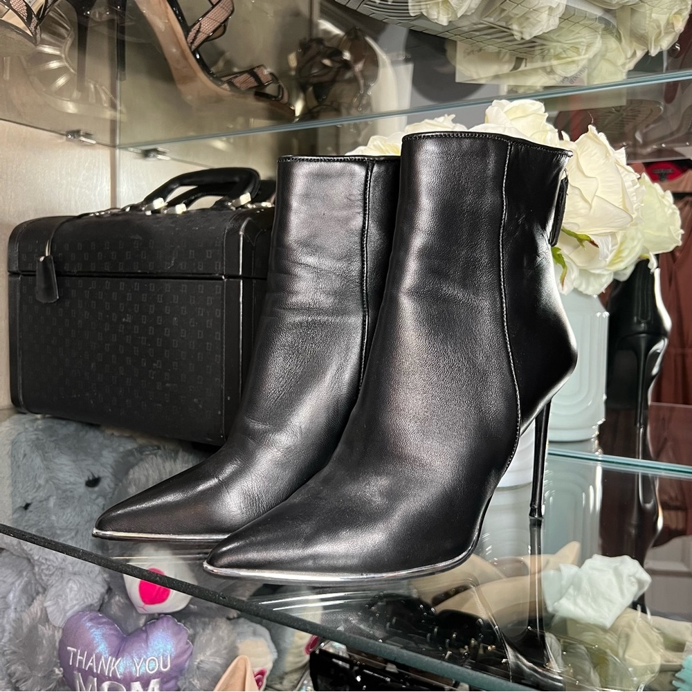 Steve Madden Leather Booties 9.5